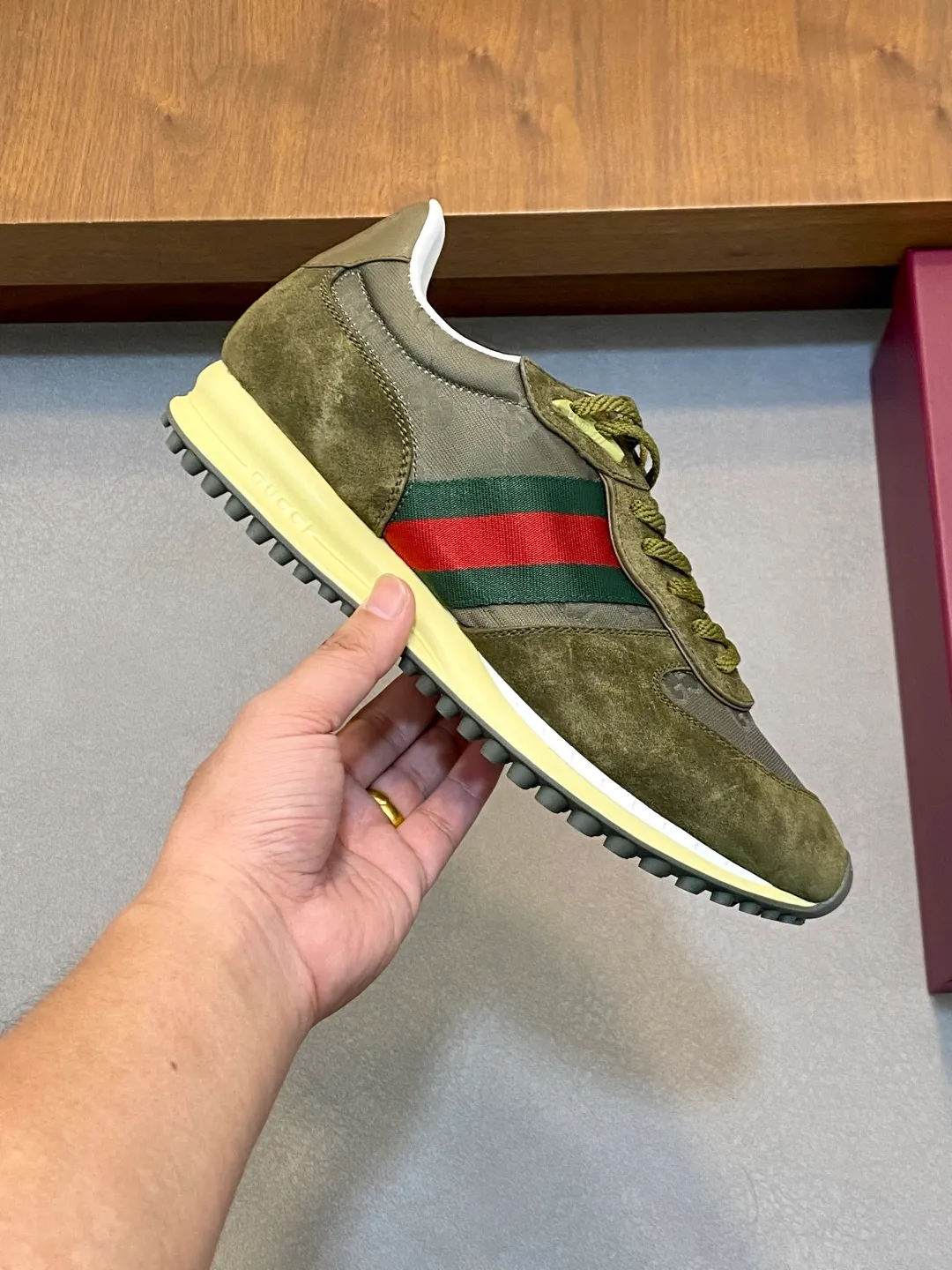 Men's shoes 💰660 [Gucci] Gucci - high-end quality original order 👩🏻‍❤️‍👨🏻 couple wear 🔍🔍🔍 casual sports shoes - upper: 🔝 suede calfskin, shoe body brand totem cloth. brand webbing, tongue. heel. air pressure brand logo - lining: water-dyed sheepskin -Outsole: ultra-light TPU foam·TR rubber; two-color molded outsole -Ultra-high quality control·fine workmanship: highlighted (high-end·exquisite·class) -Size: same style for men and women 36-44 (female 35, 40, male 45, 46 can be customized)·